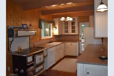 518 Mountain View, Wrightwood, CA 92397 - Photo 4