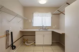 1560 Carnation Way, Upland, CA 91786 - Photo 32