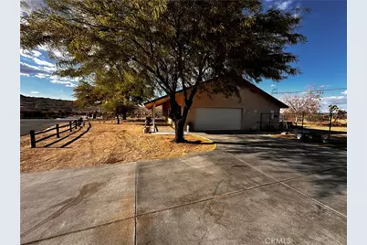 6781 Palisade Way, Yucca Valley, CA 92284 - Photo 2