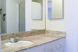 1045 S Bedford, Los Angeles, CA 90035 - Photo 14
