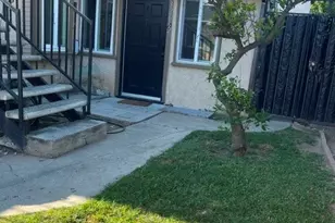 1326 W 98th, Los Angeles, CA 90044 - Photo 32