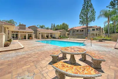 1015 La Terraza #304, Corona, CA 92879 - Photo 2