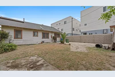 872 W 47th Street, Los Angeles, CA 90037 - Photo 34