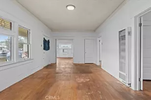 872 W 47th St, Los Angeles, CA 90037 - Photo 8
