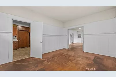872 W 47th Street, Los Angeles, CA 90037 - Photo 12