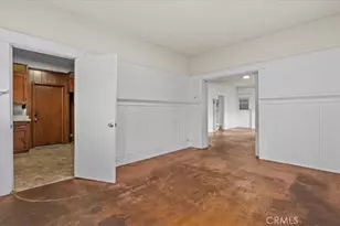 872 W 47th St, Los Angeles, CA 90037 - Photo 12