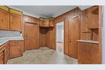 872 W 47th Street, Los Angeles, CA 90037 - Photo 14