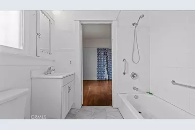 872 W 47th Street, Los Angeles, CA 90037 - Photo 26