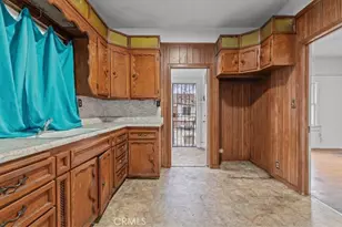 872 W 47th St, Los Angeles, CA 90037 - Photo 16