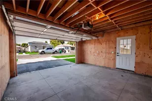 2391 Fashion Ave, Long Beach, CA 90810 - Photo 32