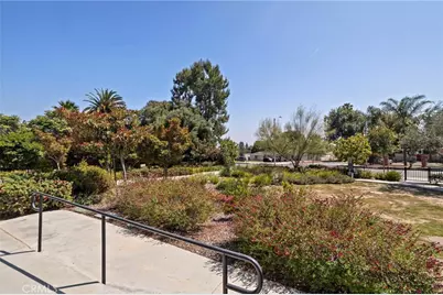 11612 Amsterdam, Sylmar, CA 91342 - Photo 6