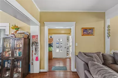 1244 W Martin Luther King Jr, Los Angeles, CA 90037 - Photo 2