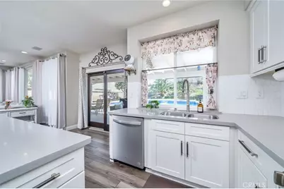 1520 Dianne, Corona, CA 92881 - Photo 16