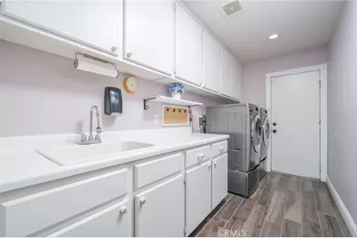 1520 Dianne, Corona, CA 92881 - Photo 18