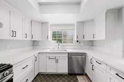 2101 Glenada Avenue #2, Montrose, CA 91020 - Photo 10