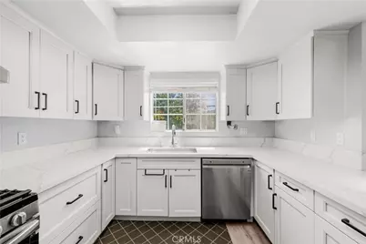 2101 Glenada Avenue #2, Montrose, CA 91020 - Photo 10