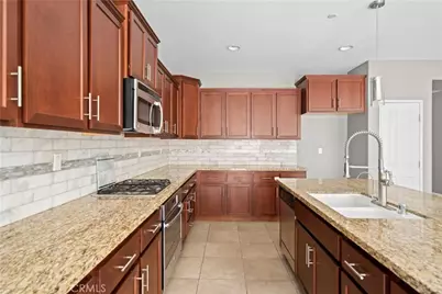 18039 Lapis, San Bernardino, CA 92407 - Photo 24