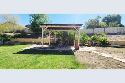 11051 Estacia, Yucaipa, CA 92399 - Photo 20
