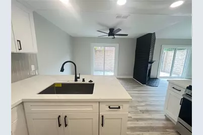 6060 Oak Street #E, Huntington Park, CA 90255 - Photo 10