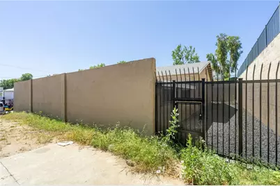 2879 Main, Riverside, CA 92501 - Photo 32