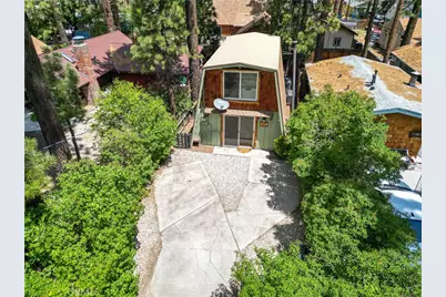 327 W Country Club, Big Bear City, CA 92314 - Photo 2