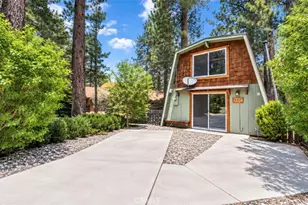 327 W Country Club, Big Bear City, CA 92314 - Photo 2
