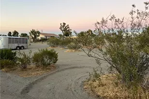 2825 Del Rosa Rd, Phelan, CA 92371 - Photo 22