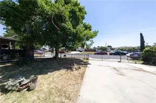 566 S Sage, Rialto, CA 92376 - Photo 8