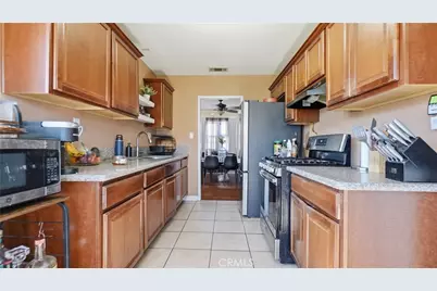 896 Valencia, Colton, CA 92324 - Photo 10