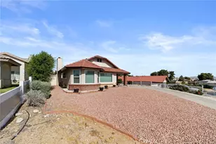 13300 Tamarisk, Victorville, CA 92395 - Photo 4
