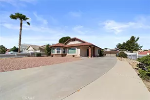 13300 Tamarisk, Victorville, CA 92395 - Photo 2