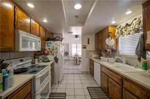 9160 Buena Vista, Apple Valley, CA 92308 - Photo 8