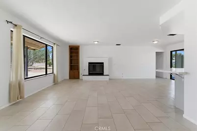 17846 Orange, Hesperia, CA 92345 - Photo 4