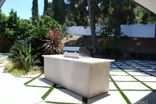 2950 Dona Emilia Dr, Studio City, CA 91604 - Photo 18