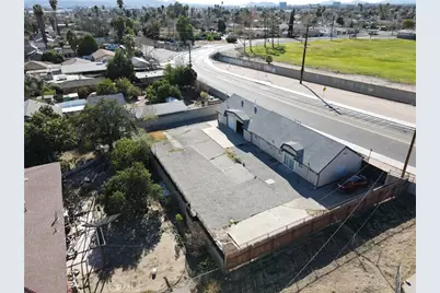6937 Perris Hill Park, San Bernardino, CA 92404 - Photo 2