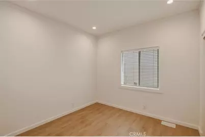7650 Balboa Boulevard #27, Van Nuys, CA 91406 - Photo 12
