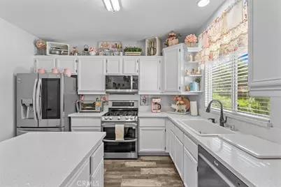 14267 Grayfox Ln, Victorville, CA 92394 - Photo 10