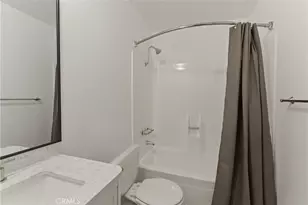 15425 Sherman Way, Van Nuys, CA 91406 - Photo 24