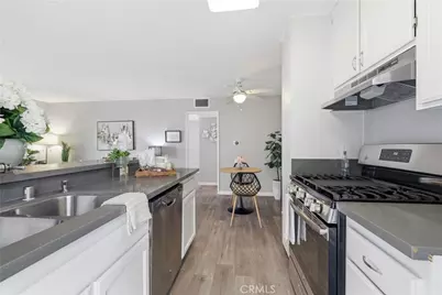 2841 S Fairview #E, Santa Ana, CA 92704 - Photo 12