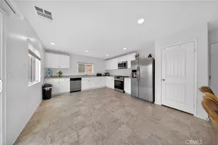 7360 Flagstone, Fontana, CA 92336 - Photo 8