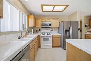13649 Brynwood Rd, Victorville, CA 92392 - Photo 2