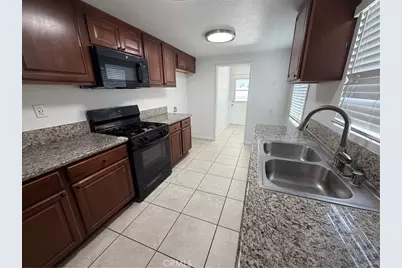 6654 Capps Avenue, Reseda, CA 91335 - Photo 18