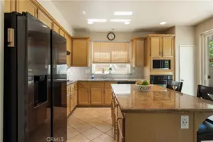 30511 Corsica, Castaic, CA 91384 - Photo 4