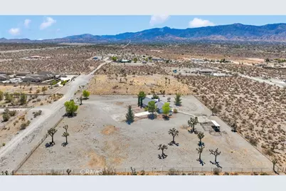 11574 Silver Rock, Pinon Hills, CA 92372 - Photo 46