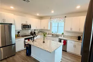 364 Castaic Wy, Rialto, CA 92377 - Photo 6
