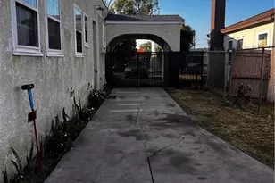 1838 W 85th St, Los Angeles, CA 90047 - Photo 2