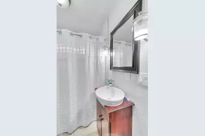 1031 W 61st Street, Los Angeles, CA 90044 - Photo 14