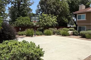 10730 Holly Meadows, Santee, CA 92071 - Photo 24