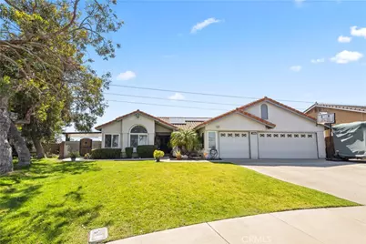 3906 N Flame Tree, Rialto, CA 92377 - Photo 2