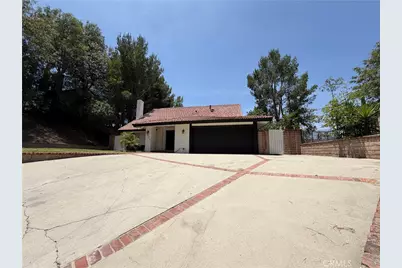12829 McLennan Avenue, Granada Hills, CA 91344 - Photo 2
